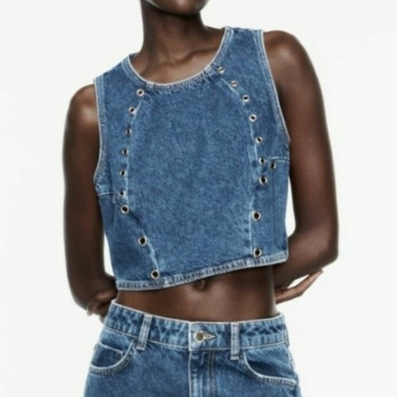 Zara Tops - Zara denim ring mid blue sleeveless zip side crop top (xs)